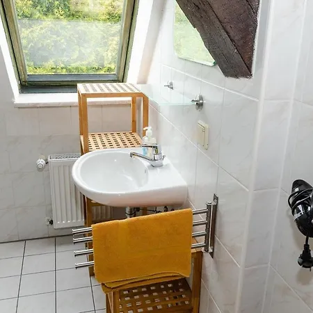 3-r-ferienwohnung-fuer-4-personen-in-schaprode-auf-ruegen-zi3 Lejlighed Schaprode