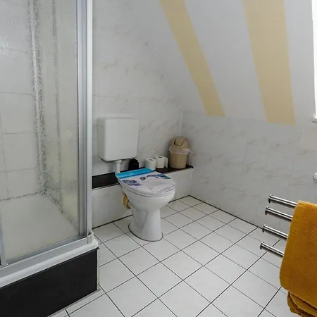 3-r-ferienwohnung-fuer-4-personen-in-schaprode-auf-ruegen-zi3 Lejlighed *